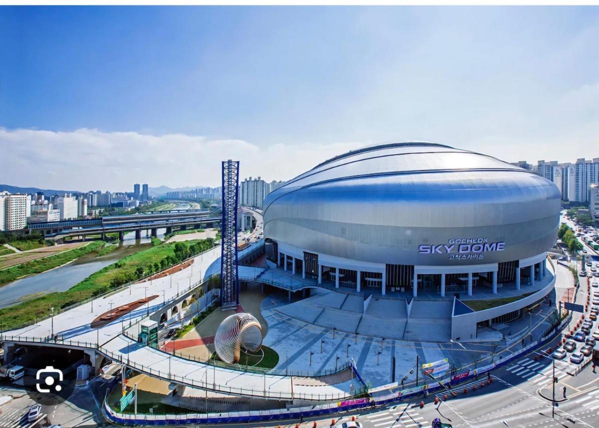Stayjin Kachisanstation Gimpo Airportincheon Airport Yeouido Hongdae Gocheok Dome Up To 9people 4 Beds Apartment