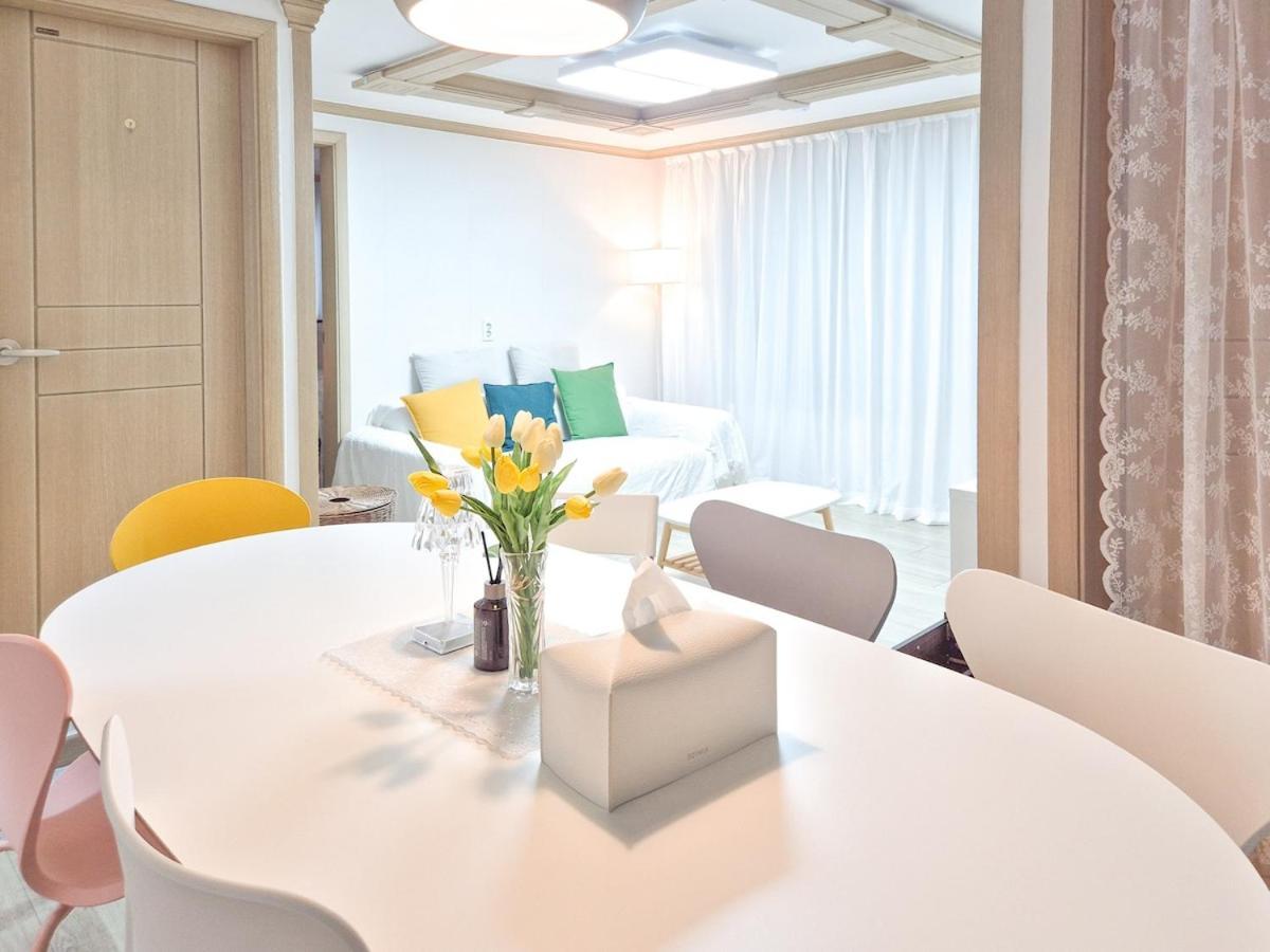 Apartment Stayjin Kachisanstation Gimpo Airportincheon Airport Yeouido Hongdae Gocheok Dome Up To 9people 4 Beds