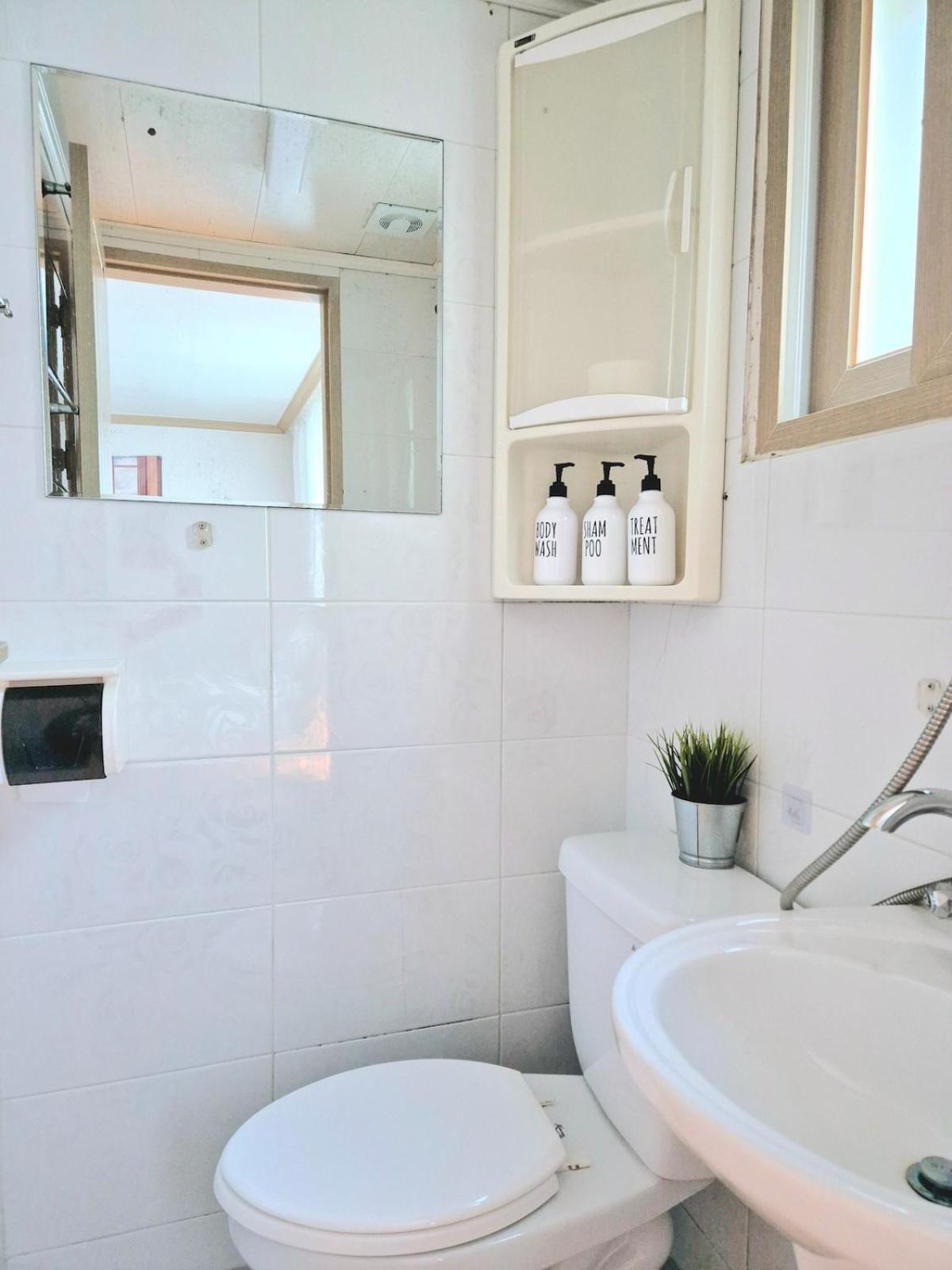 Apartment Stayjin Kachisanstation Gimpo Airportincheon Airport Yeouido Hongdae Gocheok Dome Up To 9people 4 Beds *