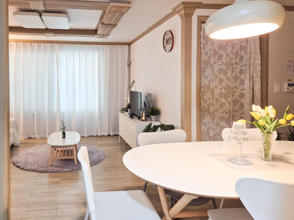 Stayjin Kachisanstation Gimpo Airportincheon Airport Yeouido Hongdae Gocheok Dome Up To 9people 4 Beds Apartment *