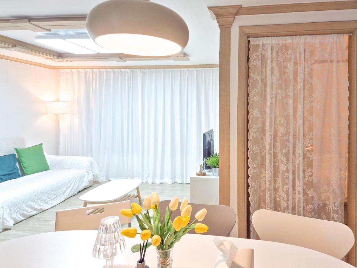 Stayjin Kachisanstation Gimpo Airportincheon Airport Yeouido Hongdae Gocheok Dome Up To 9people 4 Beds