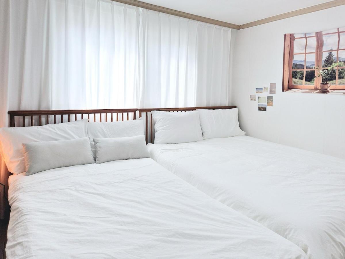 Stayjin Kachisanstation Gimpo Airportincheon Airport Yeouido Hongdae Gocheok Dome Up To 9people 4 Beds Apartment Seoul