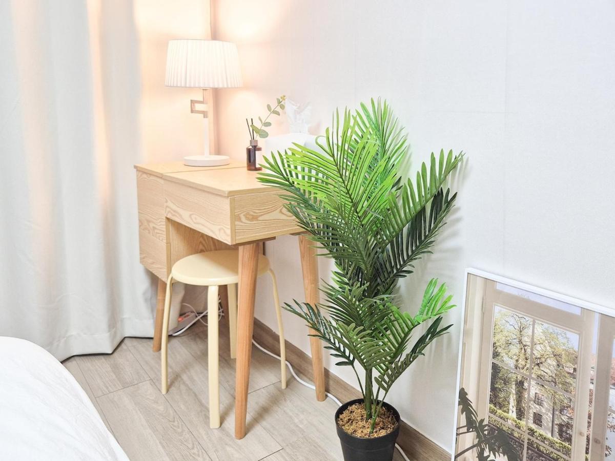 Stayjin Kachisanstation Gimpo Airportincheon Airport Yeouido Hongdae Gocheok Dome Up To 9people 4 Beds Seoul